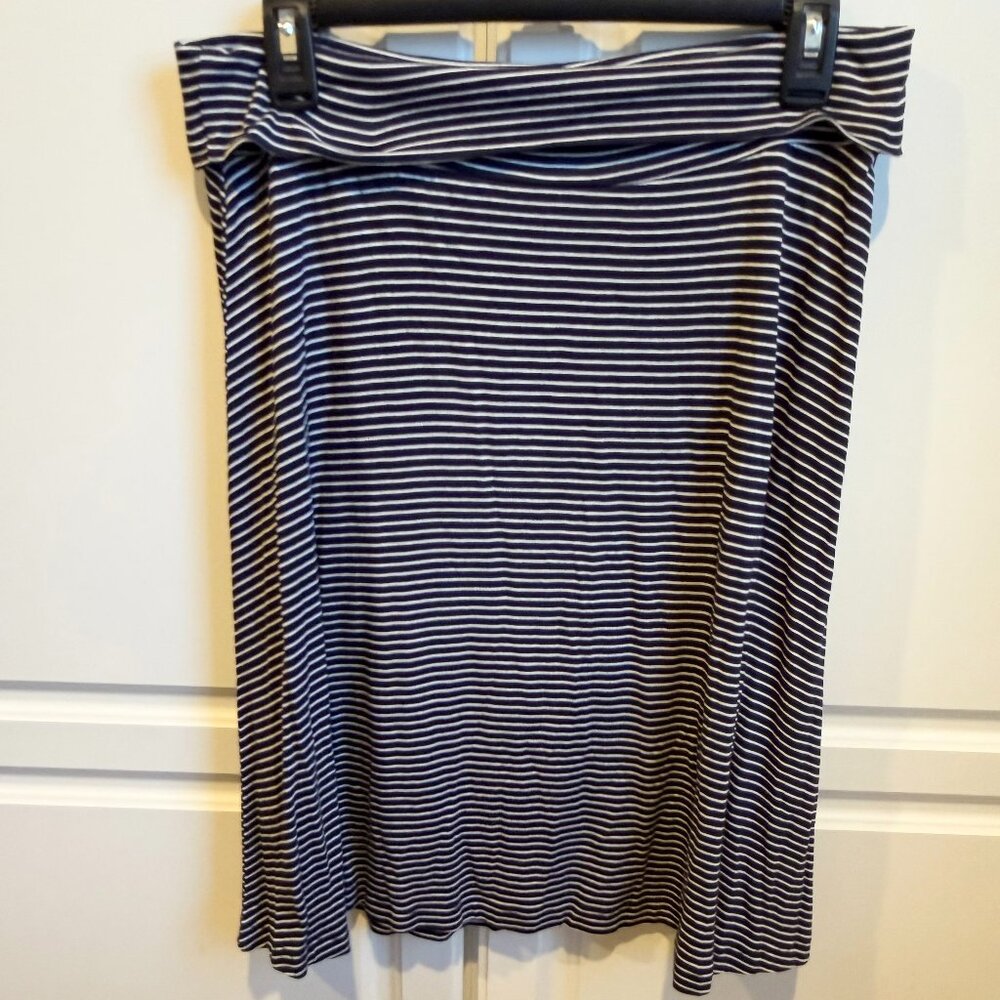 Gap Light Weight Skirt Large